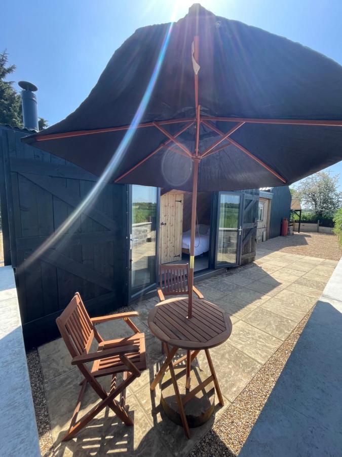 Henny Riverside Glamping Sudbury  Exterior foto